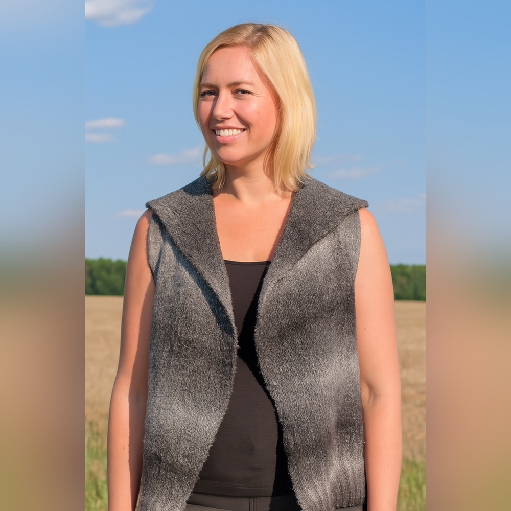 CHICOS Wool Cabincore Coastal Acrylic Gray Ombre Stripped Knit Vest (#7)
